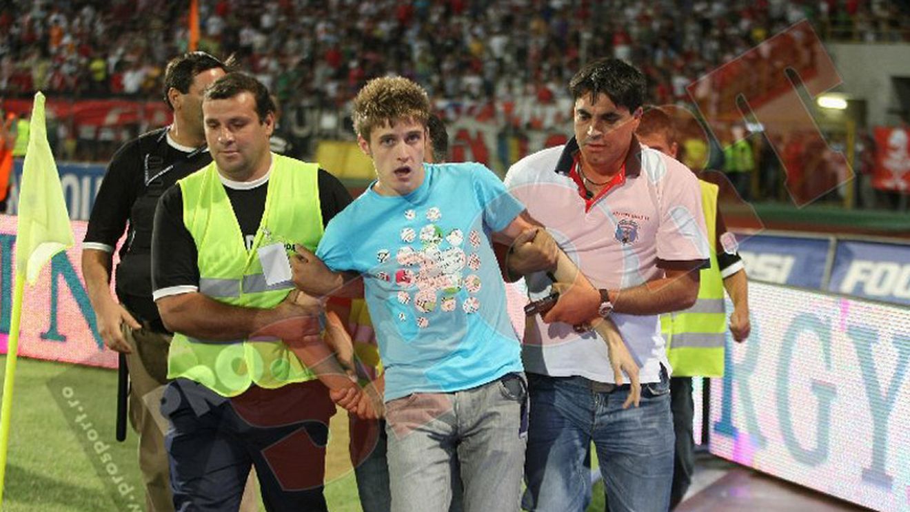 "Un suporter a fost reținut de Secția 6 și i se va întocmi dosar penal!"