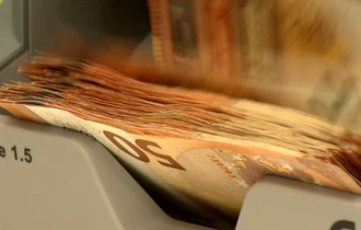 Schema prin care putem economisi peste 1.000 de lei într-o lună