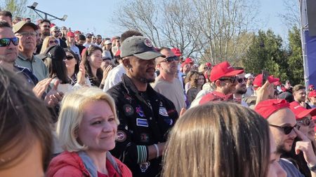 Unde a fost surprins fotbalistul de la FCSB în timp ce echipa lui Rădoi pierdea primul loc în play-out!