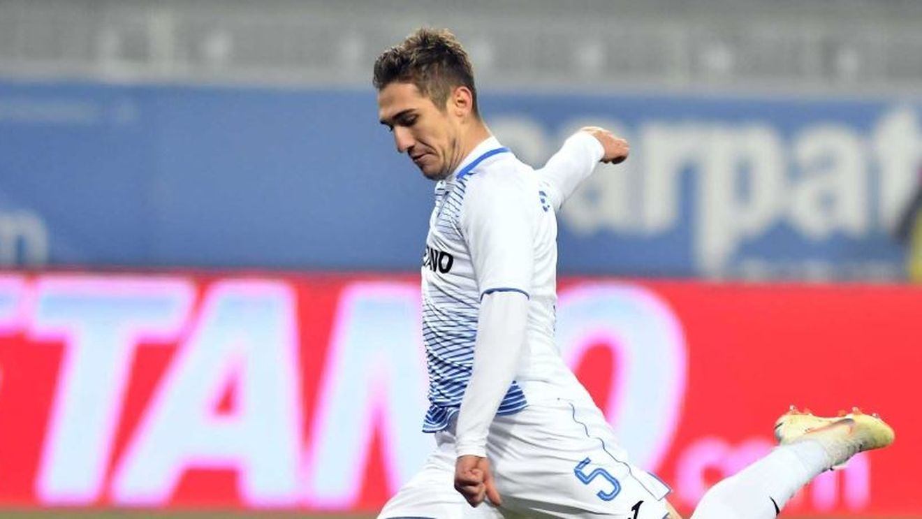 Universitatea Craiova, la un pas să rămână în zece oameni cu FCSB! Cum a riscat cartonașul roșu Bogdan Vătăjelu