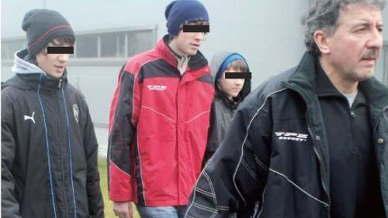 Ce trei hocheiști maghiari din naționala "under 16",** amendați pentru hărțuirea coechipierului român, de Ziua Națională