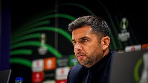Nicolae Dică, gata să-și găsească o altă echipă în Superliga! Motivele pentru care este pe cale să refuze actuala ofertă: „N-au vrut să vină!” | EXCLUSIV