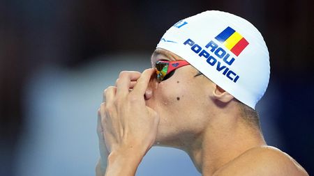 „David Popovici s-a îmbrăcat în aur”. Francezii au reacționat cu admirație totală după „finala nebună” de la 100 de metri liber