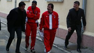 Lăcătuș: "Sper să nu regretăm că nu joacă Cristea! Dănciulescu m-a cam ars pe unde m-a prins..."