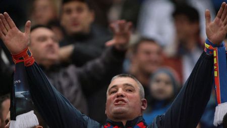 S-a dat liber la scandări anti-Stoichiță!** Fanii i-au cerut demisia antrenorului și l-au huiduit din nou pe Gigi Becali