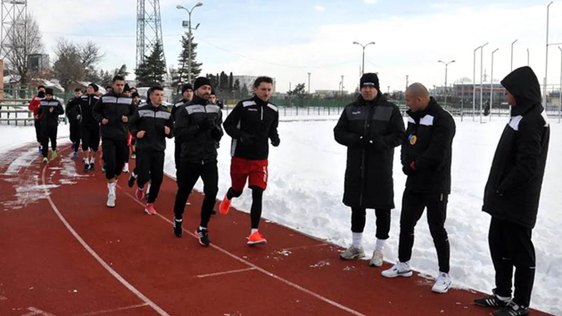 FC Argeș a intrat în cantonament la Curtea de Argeș!** Cei 28 de jucători pe care îi are la dispoziție Emil Săndoi