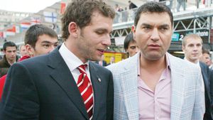 "Lobby, tu ai vrea să vii?" VEZI ce le-a răspuns portarul lui Badea și Borcea!