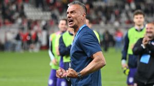 OFICIAL! Fostul jucător de la CFR Cluj a semnat cu Rapid. Durata contractului