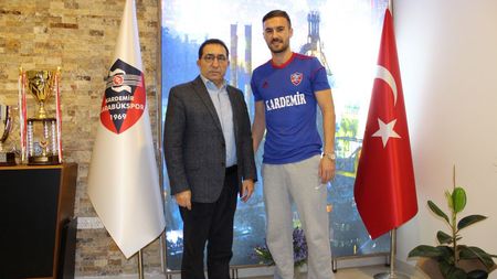 Lui nu i-a spus nimeni? Marius Alexe a semnat cu Karabukspor, după ce restul românilor au părăsit clubul