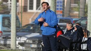 "Lăcătuș să stea până la vară la Steaua** și apoi să se tragă linie!"