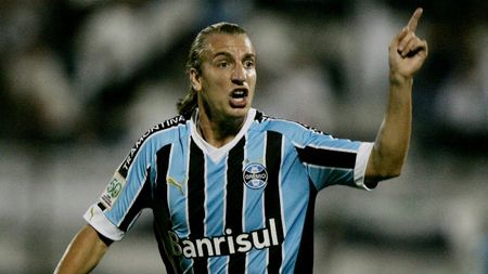 Sub papucul nevestei!** Soția lui Maxi Lopez vrea înapoi, în Europa!