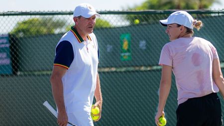 Ce se întâmplă cu Simona Halep în cazul suspendării pentru dopaj! Verdictul fostului antrenor al româncei: „E o situație de neexplicat! La cum o știu eu, nu se lasă” | VIDEO EXCLUSIV Așa-i în tenis