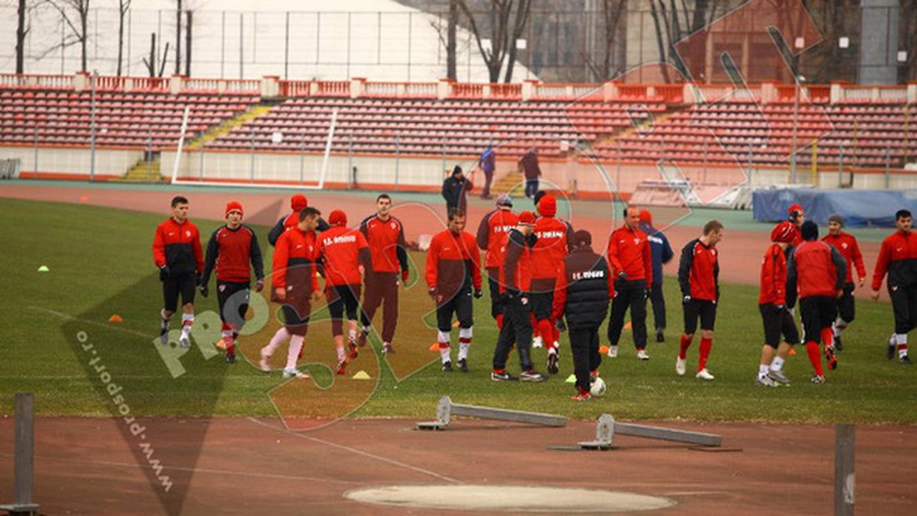Îl cere în centrul apărării "câinilor":** "Șanțurile de pe Național Arena l-au blocat pe Ribery, nu Luchin"