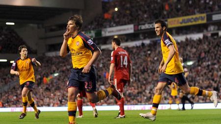 UN NOU MECI EPIC `MARCA` LIVERPOOL! ** Arshavin dă 4 goluri, dar tunarii nu înving pe Anfield!