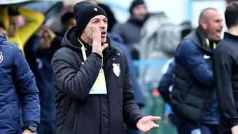 Bogdan Andone e gata să lase CFC Argeș în orice moment, chiar dacă promovează: ”Mai mult decât sigur voi pleca și eu împreună cu el.” Locul 1 nu-l interesează, iar în prima ligă și-ar duce echipa să joace într-un alt oraș!