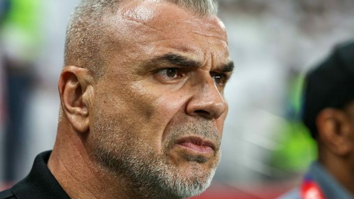 Vine nota de plată pentru Cosmin Olăroiu. Arabii anunță când poate fi dat afară selecționerul Emiratelor