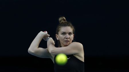 „Frumoasă și grațioasă!" Lovitura magistrală prin care Simona Halep a făcut-o KO pe Anastasia Potapova la Melbourne | VIDEO