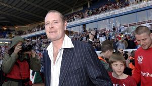 Dezvăluire terifiantă! Răzbunarea macabră a legendarului Paul Gascoigne împotriva tatălui său abuziv: a luat la bătaie cadavrul părintelui său!