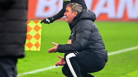 Gică Hagi, scandal monstru cu arbitrajul în meciul UTA - Farul. Ce a pățit „Regele” în fața lui Rednic