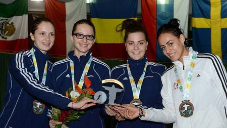 Echipa de spadă feminin a României a cucerit la Rio medalia de bronz la etapa de Cupă Mondială
