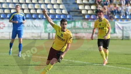 Brașovul s-a "scos" pe mâna fraților vitregi. FC Brașov - Corona Brașov 1-0