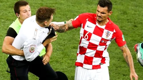 Lovren a bruscat un fan care a pătruns pe teren la finala Cupei Mondiale! Stewarzii au intervenit în forță | FOTO & VIDEO 