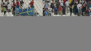 UEFA amenință Rusia și Anglia cu excluderea de la Euro după bătăile dintre suporteri de la Marsilia! Există pericolul unor noi încleștări la Lille. Apar primele discuții despre mutarea CM Rusia 2018