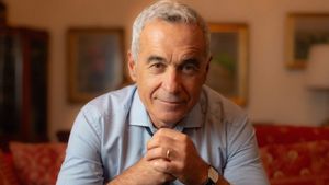 Interviu eveniment cu Călin Georgescu: „Voi conduce România la fel cum Hagi a făcut-o pe teren!”. Ce spune candidatul la alegerile prezidențiale 2024 despre echipa națională, David Popovici și bucuria supremă trăită în sportul românesc, prin Nicolae Dobrin. EXCLUSIV