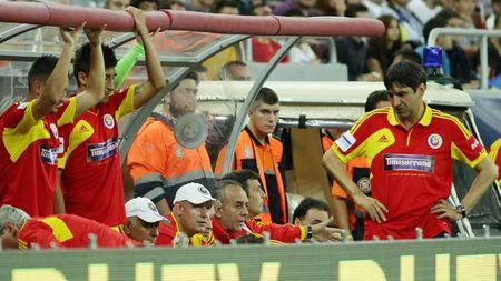 Doar 9 locuri disponibile. Pe cine "sare" Piți din schemă din campionatul intern?