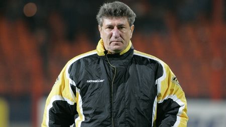 Sâmbătă, amical cu Internțional Curtea de Argeș