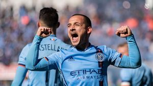 Palmă pentru Contra! Neconvocat la națională, Mitriță marchează pe bandă rulantă în MLS. VIDEO | O nouă reușită superbă a "Piticului atomic"