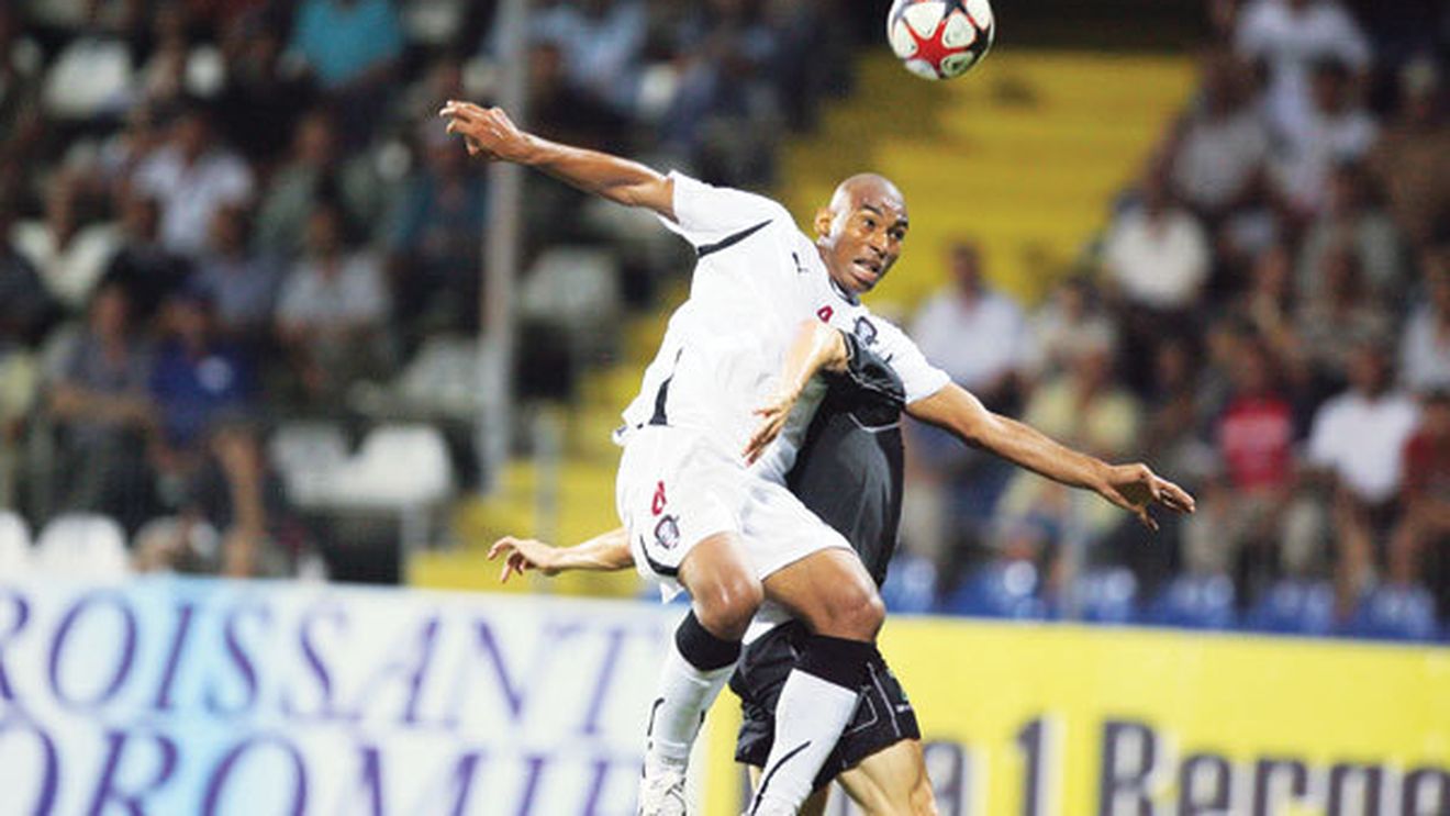 Copos a ordonat!** "Marcos nu pleacă nicăieri!"