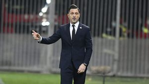 Baza Sportivă „Mirel Rădoi”! Selecționerul României nu și-a uitat primul său club și a plătit, din propriul buzunar, bani pentru obținerea autorizațiilor de construcție