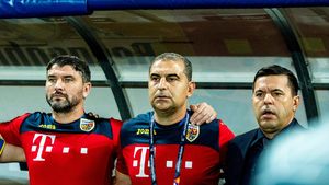 Ofertă exotică pentru fostul antrenor al naționalei României! A dat răspunsul pe loc. EXCLUSIV