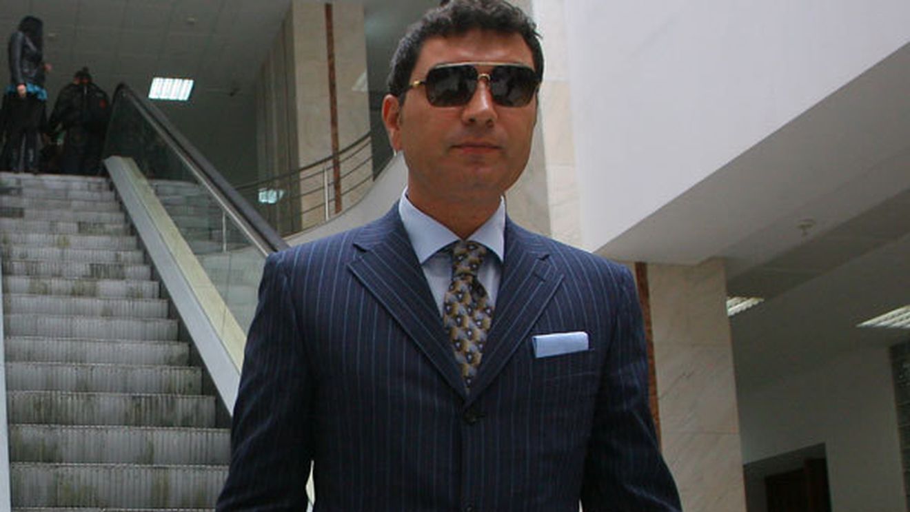 Cristi Borcea, vacanță la Olimp cu soția și șase dintre copiii săi. „Nu aș merge în Mamaia, la înghesuială, la fițe”. De ce a ales litoralul românesc și ce îi strigă oamenii care îl recunosc pe stradă