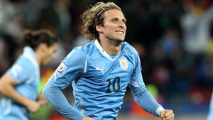 City a pus ochii pe "Balonul de Aur de la CM"! **Poli ar putea juca împotriva lui Forlan