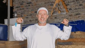 „Omul e rupt de realitate!”. Laurențiu Reghecampf, pus la zid de un jurnalist din Sudan după ce a vorbit de bonusul de peste un milion de euro pe care l-ar avea pentru câştigarea Ligii Campionilor Africii