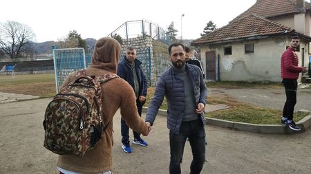 Prima experienţă ca antrenor a lui Emil Dică s-a încheiat după doar câteva antrenamente. Situaţie explozivă la echipa din Câmpulung, lider în Liga a 4-a Argeş