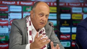 Dan Şucu dă lovitura cu al 3-lea club de fotbal pe care îl cumpără! Imperiul se măreşte în timp record