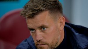 Ce i-ar spune Ioan Ovidiu Sabău lui Mihai Pintilii dacă FCSB ar reuși să câștige titlul: „Mi s-ar părea o normalitate”