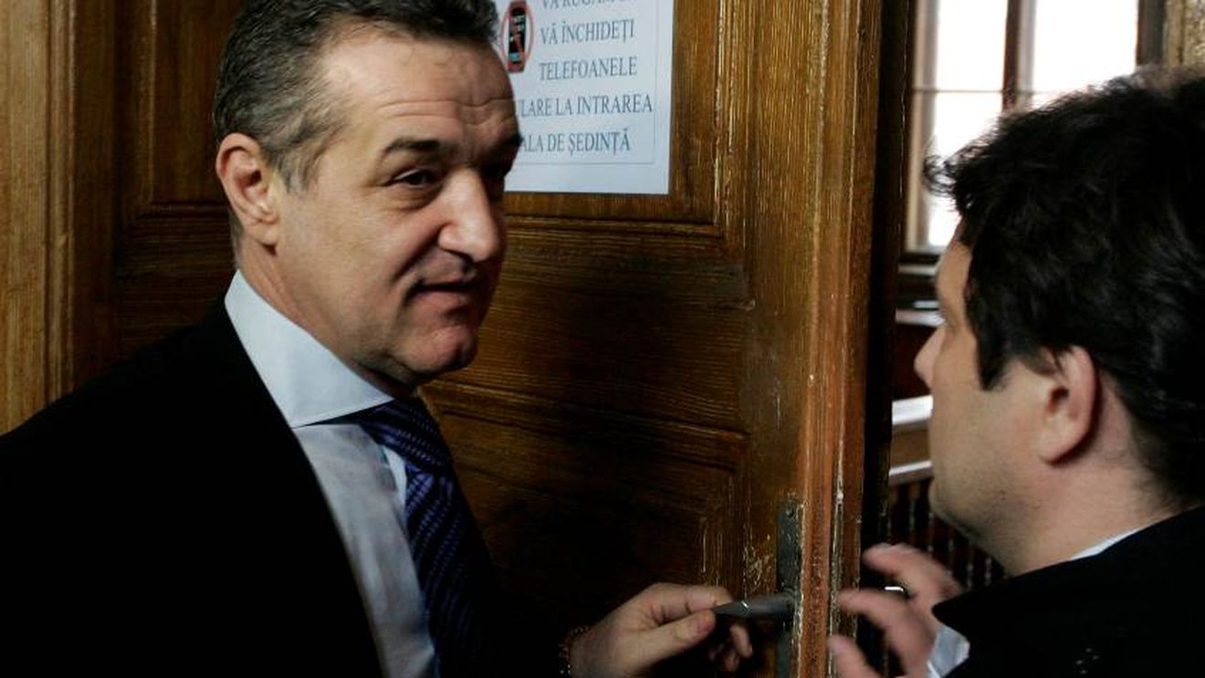 Din cauza grevei magistraților, procesul "Valiza", din nou amânat