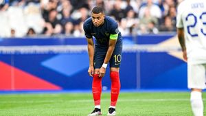 Conducerea lui PSG îl amenință pe Kylian Mbappe, după ce francezul s-ar fi înțeles cu Real Madrid: „Vrem să rămână, dar trebuie să facă asta!”
