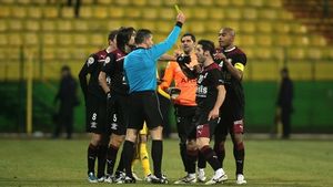 "Schimbă mașină după mașină și a ajuns un playboy!** Nașu' i-a zis că a luat-o razna!" Cine e noul "star" din Liga I