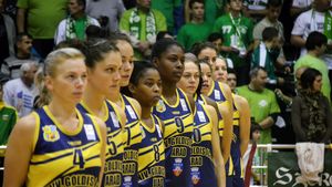  "Bună! Sunt Victoria!" Unica formație neînvinsă din baschetul feminin european e din România