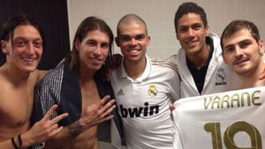 E nebunie la Madrid! FOTO** Casillas a postat pe Twitter o imagine din vestiar:** "Ne pregătim de petrecere"