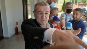 Gigi Becali, mesaj pentru Nelu Varga, după atacul dur al patronului CFR Cluj! Cum ironizează achizițiile clubului din Gruia: „Să îi spuneți asta! Eu mai și glumesc uneori” | EXCLUSIV