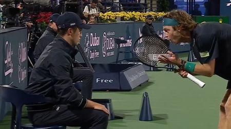 Scandal uriaș în tenis! Numărul 5 ATP, descalificat după ce l-a înjurat în limba rusă pe arbitru, la turneul de la Dubai. VIDEO