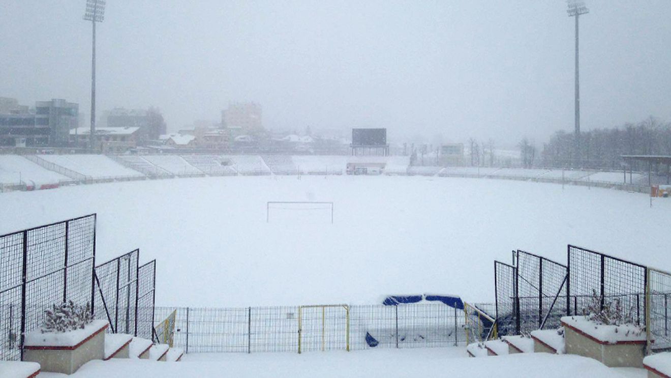 Au evitat zăpada. "Câinii" lui Andone s-au antrenat sâmbătă și duminică pe parchetul Sălii Polivalente din Șoseaua Ștefan cel Mare 