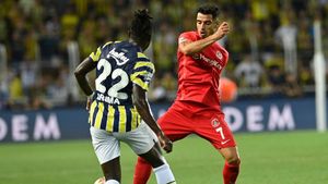 Valentin Gheorghe a debutat cu dreptul în SuperLig! Gol de generic pentru mijlocașul român în meciul contra celor de la Fenerbahce | VIDEO