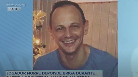 Doliu în lumea fotbalului! Fotbalistul Geovani Biancho a murit la doar 42 de ani, după ce a fost lovit violent cu piciorul în piept de un adversar, în timpul unui meci amical din Brazilia!